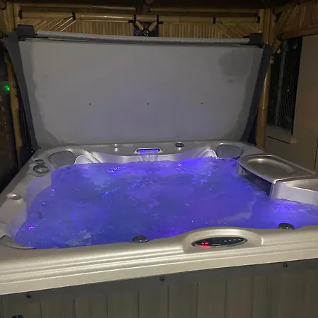 Maison Spacieuse Et Climatisee Avec Jacuzzi Ferienhaus